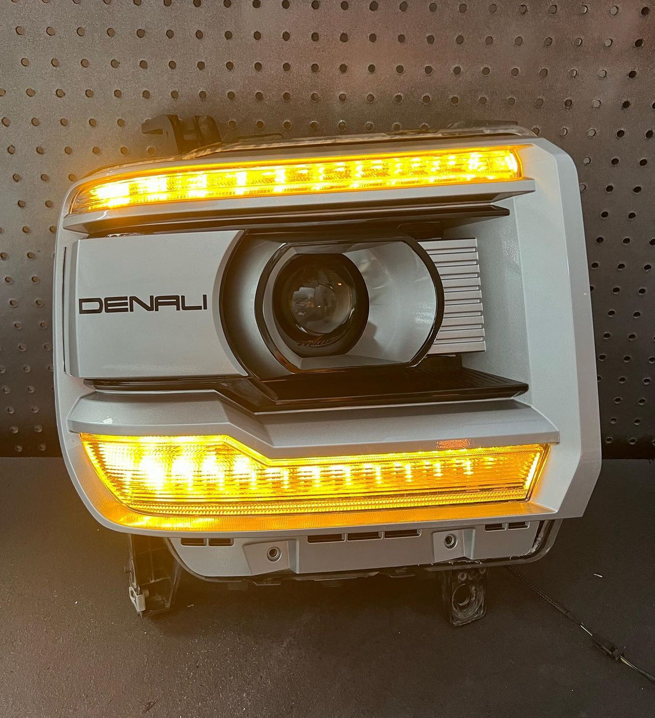 14-18 GMC Sierra OEM Style Headlights