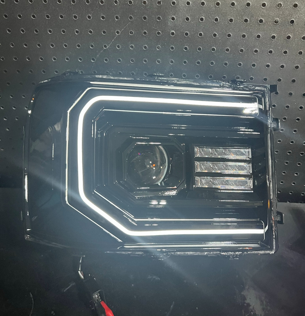 07-14 GMC Sierra AlphaRex Headlights